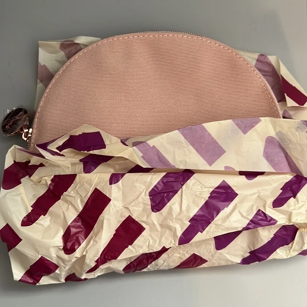 Lip Lab Bag and Bite Beauty Blush. Daycation Whipped Blush in Hibiscus Slush